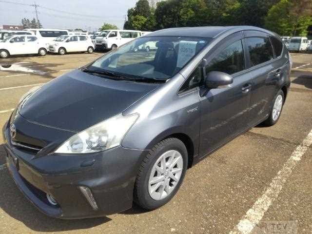 2013 Toyota PRIUS α