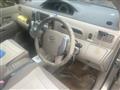 2005 Toyota Raum