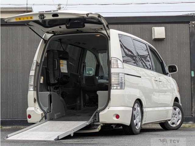 2007 Toyota Voxy