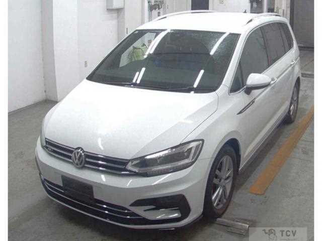 2017 Volkswagen Golf Touran