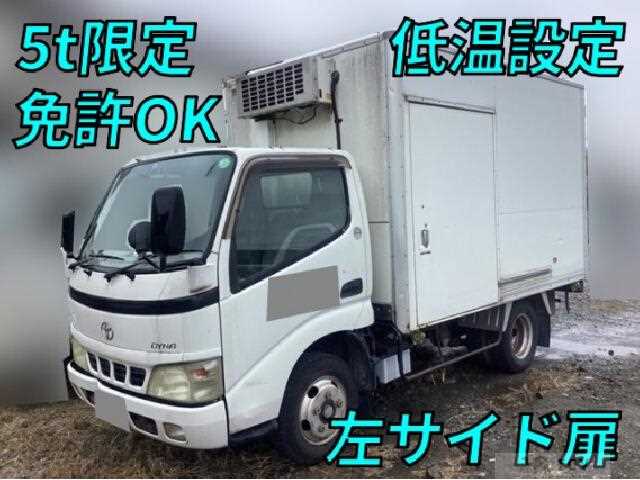 2004 Toyota Dyna Truck