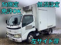 2004 Toyota Dyna Truck