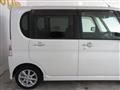 2011 Daihatsu Tanto