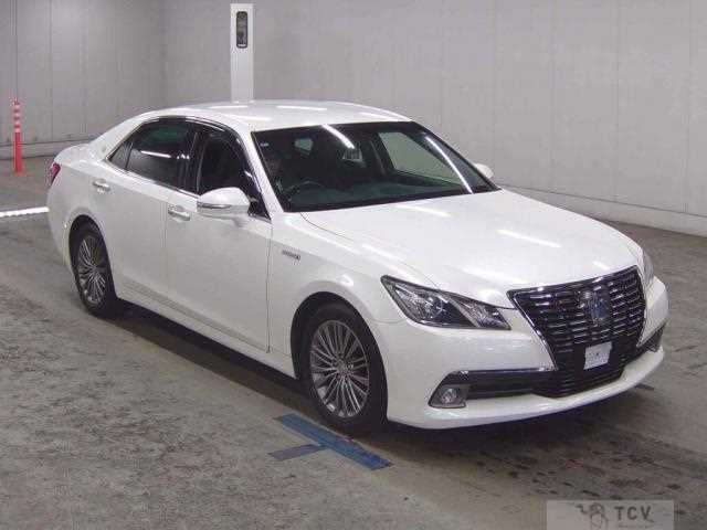 2015 Toyota Crown Hybrid
