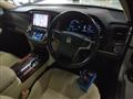 2013 Toyota Crown Hybrid