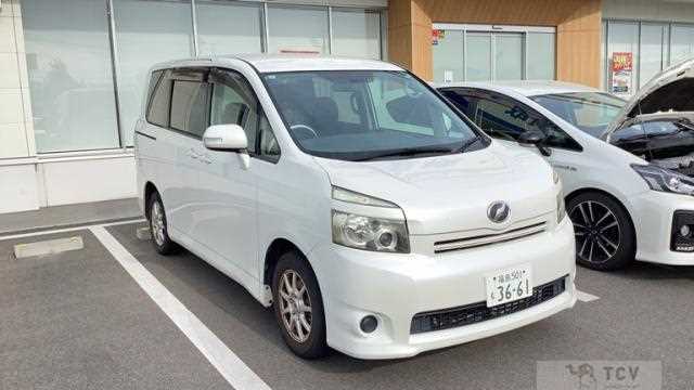2010 Toyota Voxy