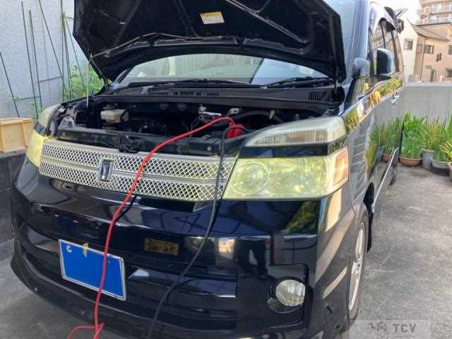 2006 Toyota Voxy