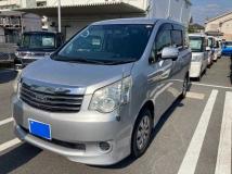 2013 Toyota Noah