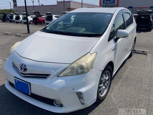 2013 Toyota PRIUS α