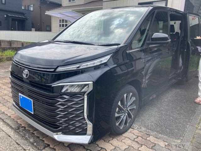 2023 Toyota Voxy