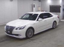 2015 Toyota Crown Majesta