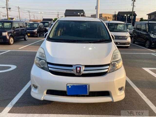 2013 Toyota Isis