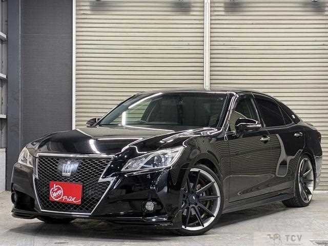 2013 Toyota Crown Hybrid