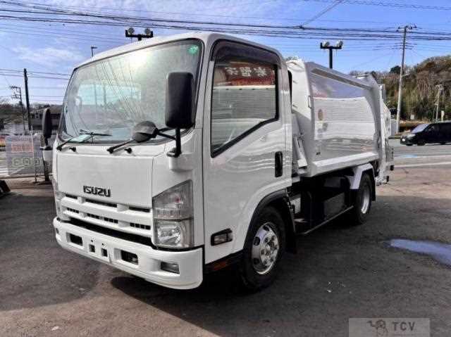 2013 Isuzu Elf Truck