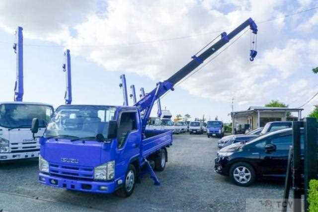 2013 Isuzu Elf Truck