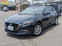 2017 Mazda Axela