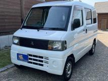 2006 Mitsubishi Minicab Van