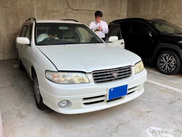 1999 Nissan Avenir
