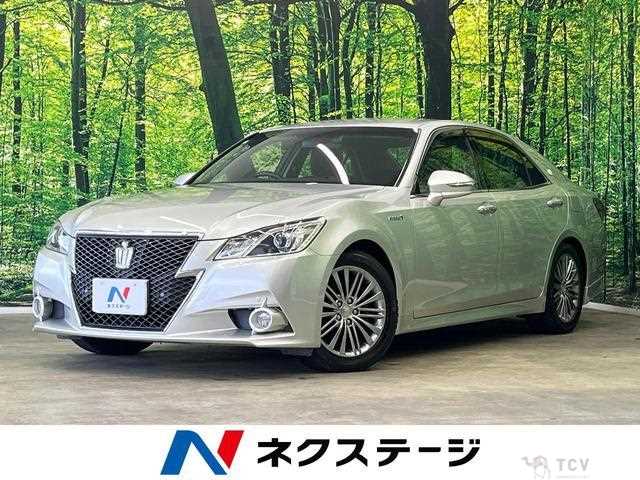 2013 Toyota Crown Hybrid