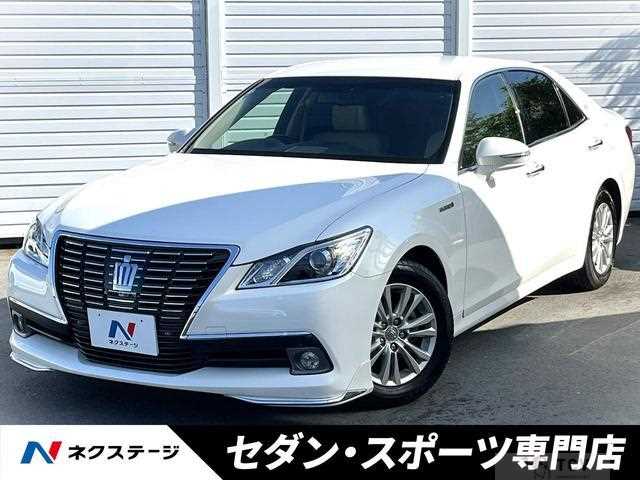 2014 Toyota Crown Hybrid
