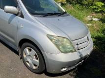 2003 Toyota IST