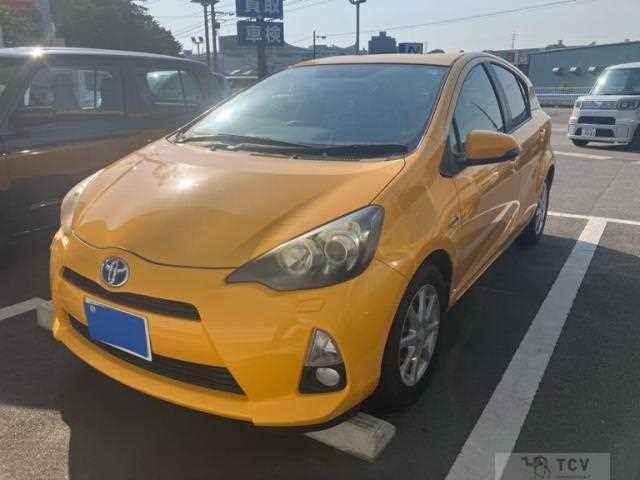 2013 Toyota AQUA