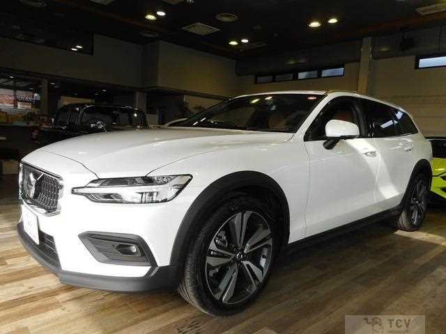 2025 Volvo V60