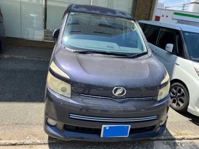 2009 Toyota Voxy