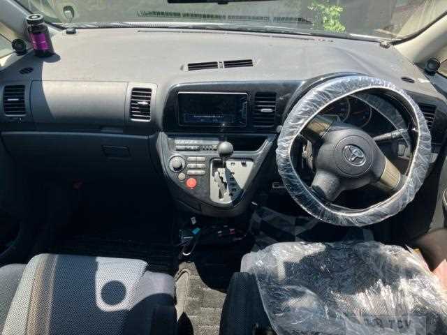 2003 Toyota Wish