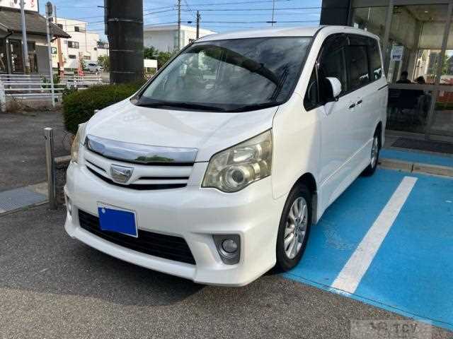 2012 Toyota Noah
