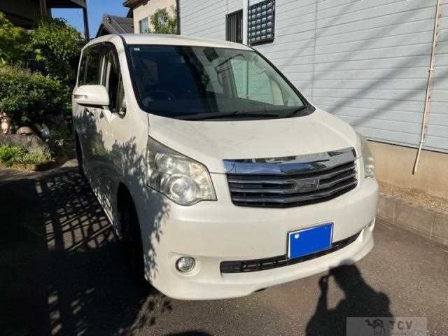 2013 Toyota Noah