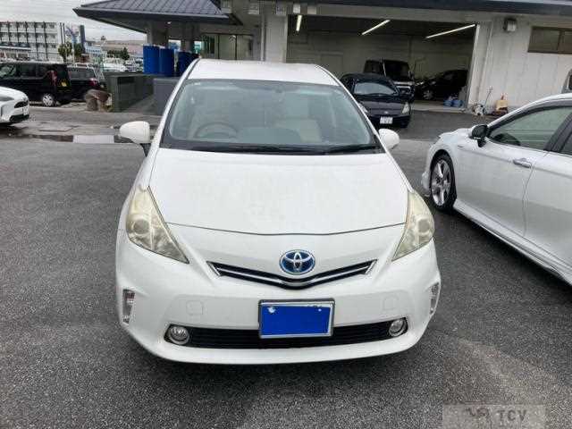 2013 Toyota PRIUS α