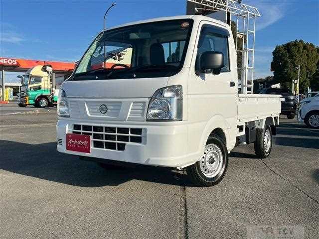 2025 Nissan Clipper Truck