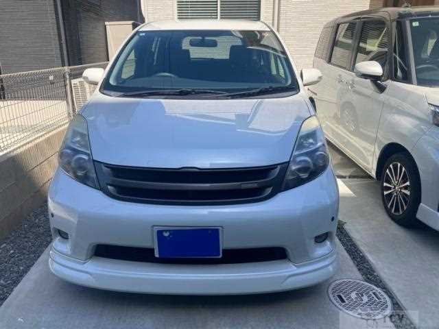 2012 Toyota Isis