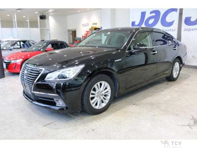 2013 Toyota Crown Hybrid