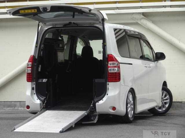 2013 Toyota Noah