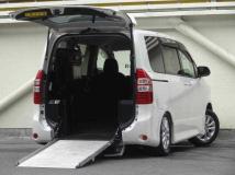 2013 Toyota Noah