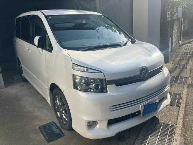 2007 Toyota Voxy
