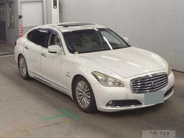 2013 Nissan Cima