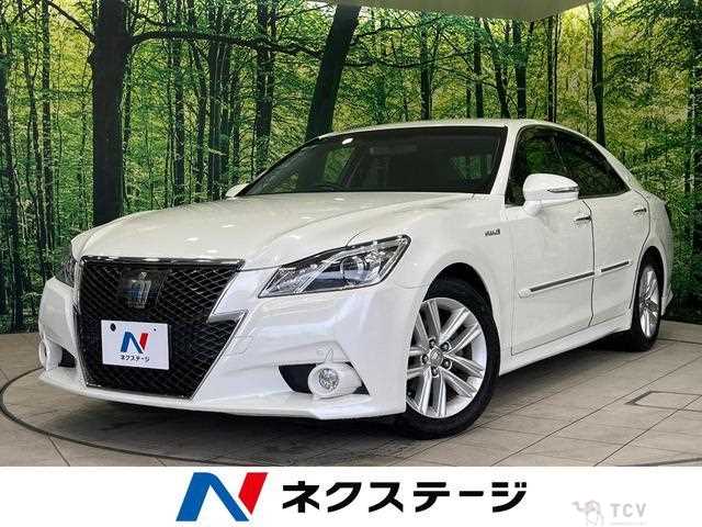2013 Toyota Crown Hybrid