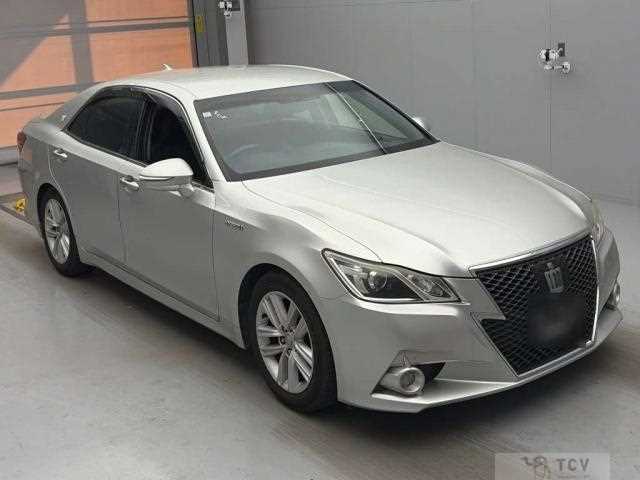 2013 Toyota Crown Hybrid