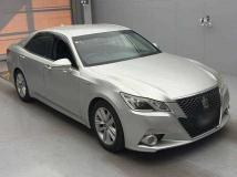 2013 Toyota Crown Hybrid