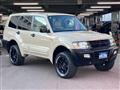 2000 Mitsubishi Pajero