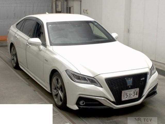 2018 Toyota Crown Hybrid