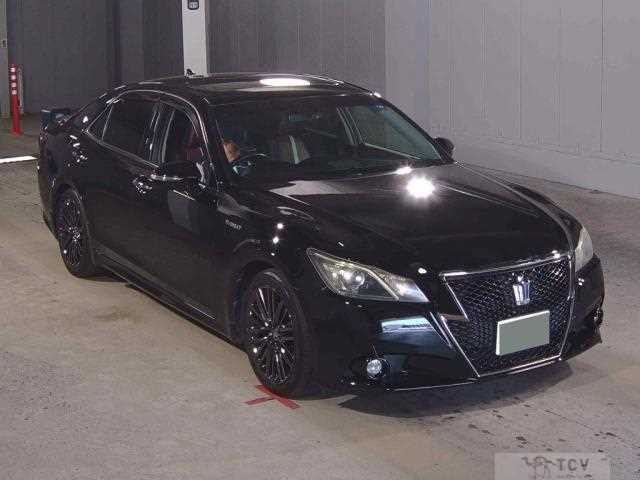 2014 Toyota Crown Hybrid