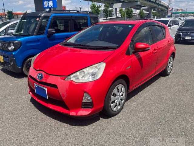 2013 Toyota AQUA