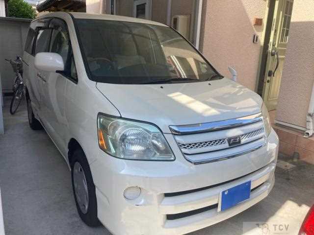 2006 Toyota Noah
