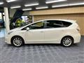 2012 Toyota PRIUS α