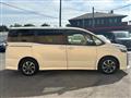 2020 Toyota Voxy