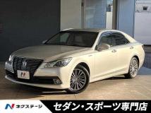 2013 Toyota Crown Hybrid